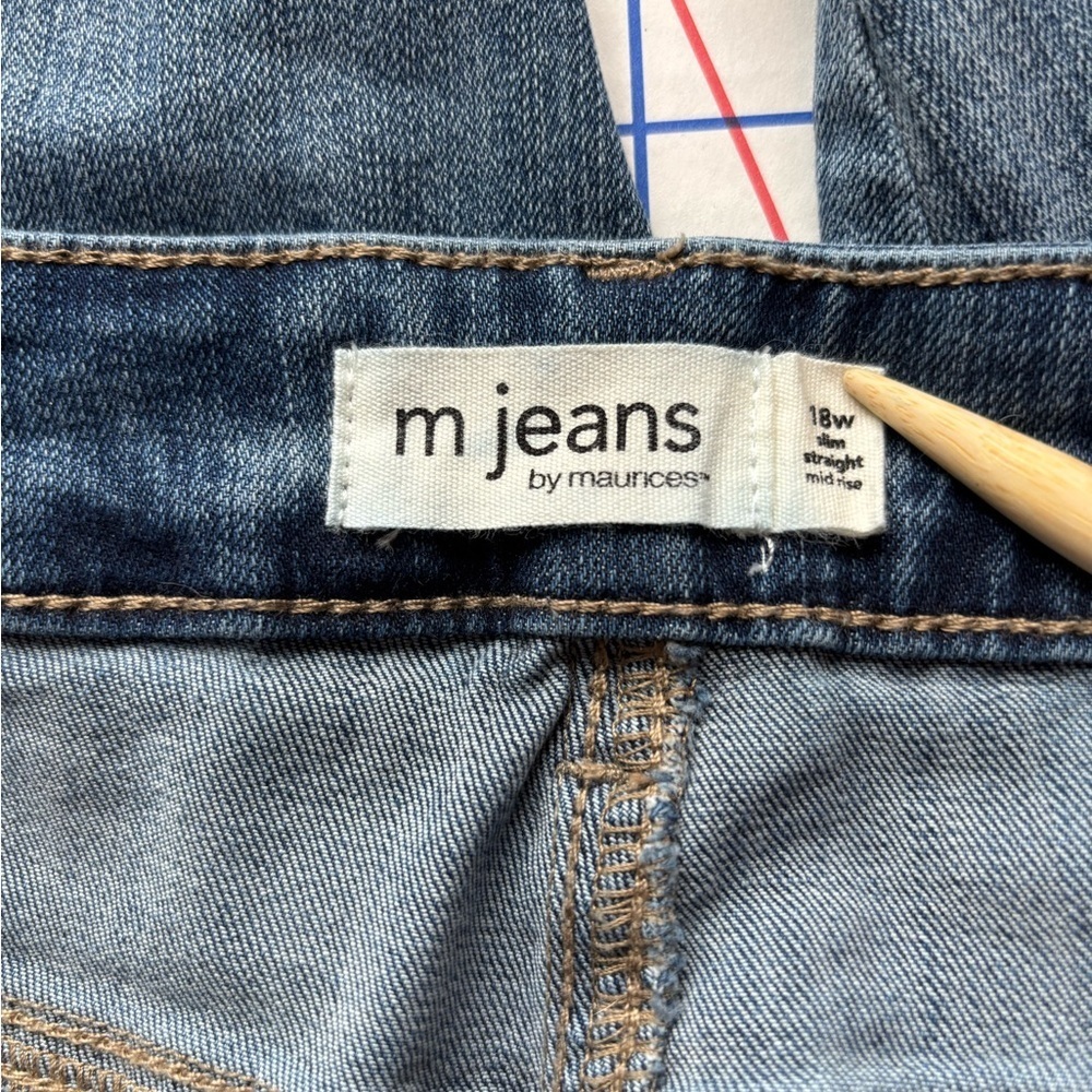M. Jeans by Maurice’s Slim Straight Mid-Rise Jeans Women’s Size 18 - Picture 9 of 10